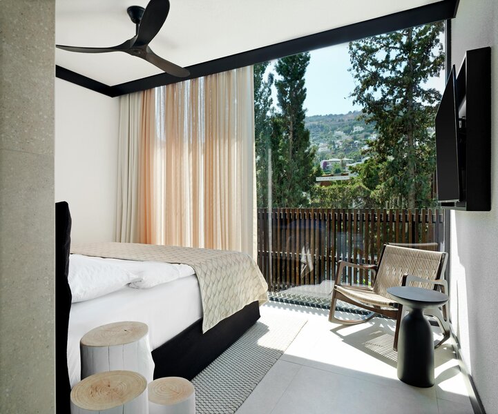 Caja by Maxx Royal 74