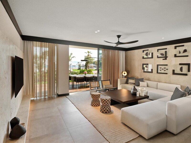 Caja by Maxx Royal 83