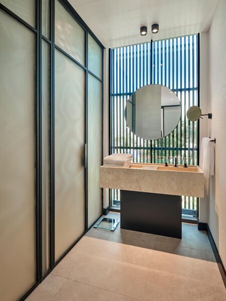 Caja by Maxx Royal 107