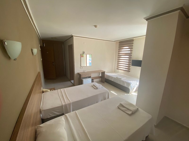 Astoria Life Hotel 24