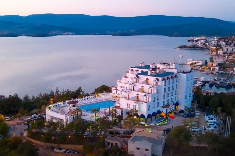 Roseira Beach Resort 1