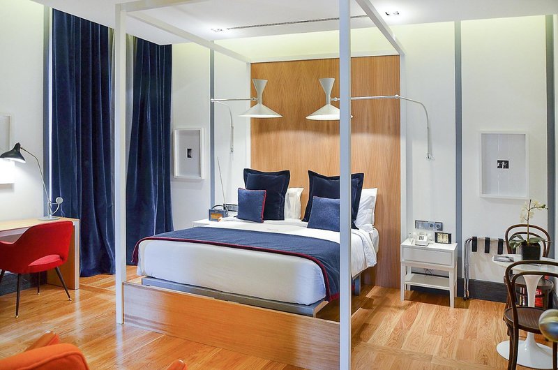 Brown's Central Hotel 12