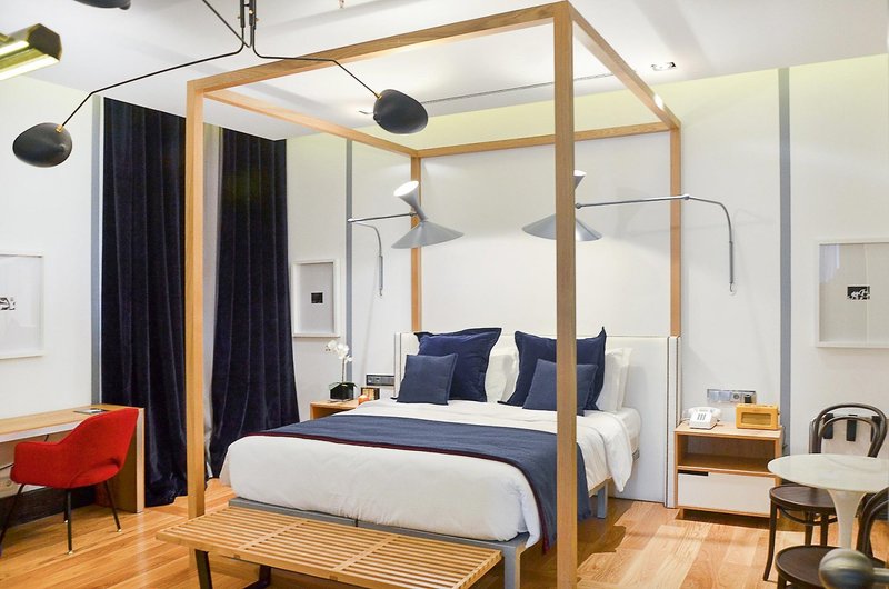 Brown's Central Hotel 13