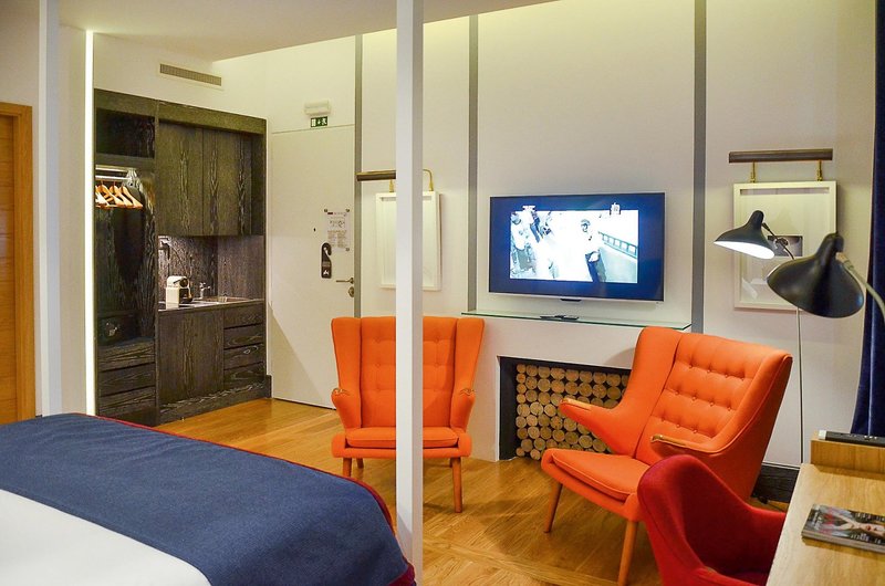 Brown's Central Hotel 16