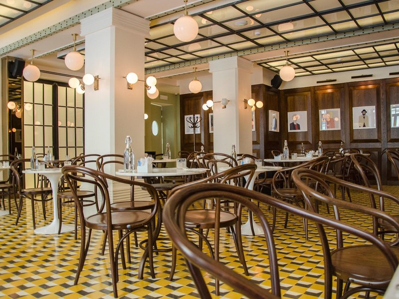 Brown's Central Hotel 7
