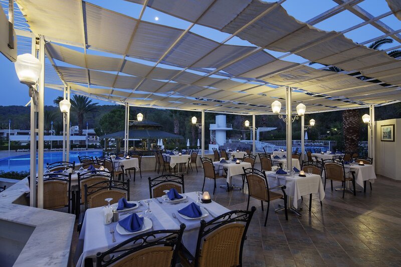 Green Bay Resort & Spa 18