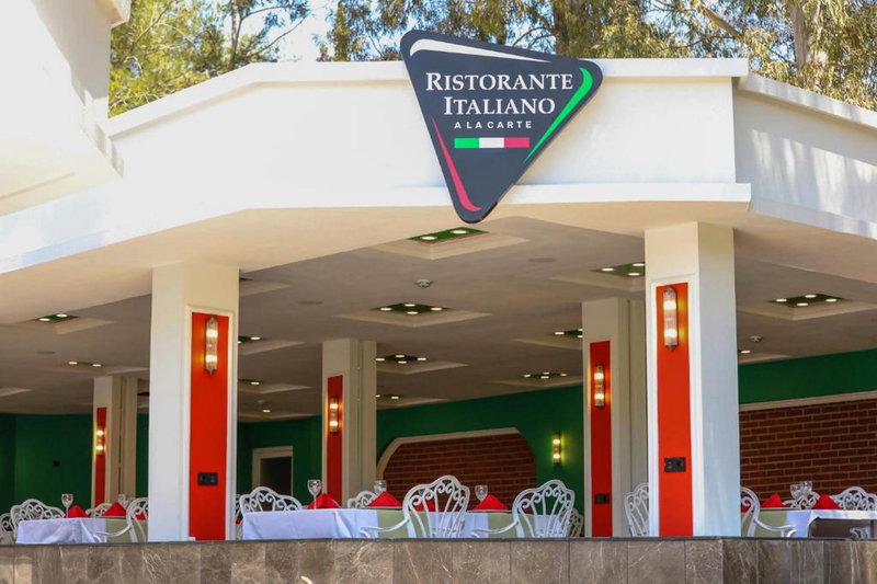 Green Bay Resort & Spa 11