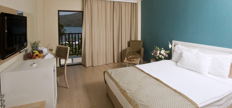 Green Bay Resort & Spa 23