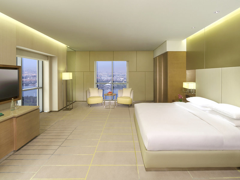 Hyatt Regency Dubai Creek Heights 10