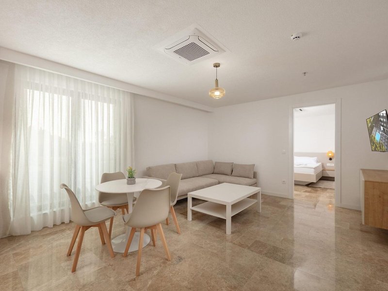 SeeSea Hotel 18