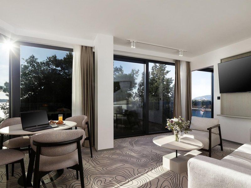 SeeSea Hotel 33