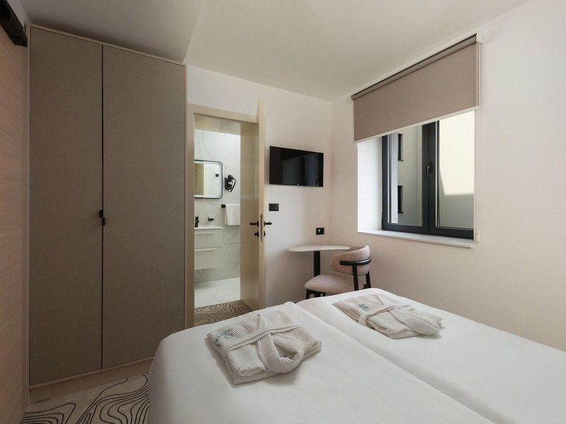 SeeSea Hotel 41