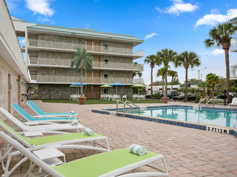 Park Royal Orlando 10