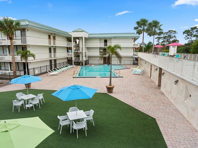 Park Royal Orlando 14