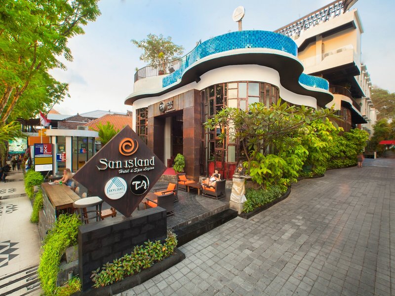 Sun Island Hotel & Spa Legian 1