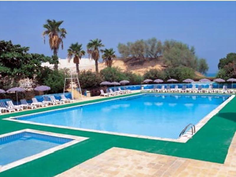 BM Beach Hotel 2