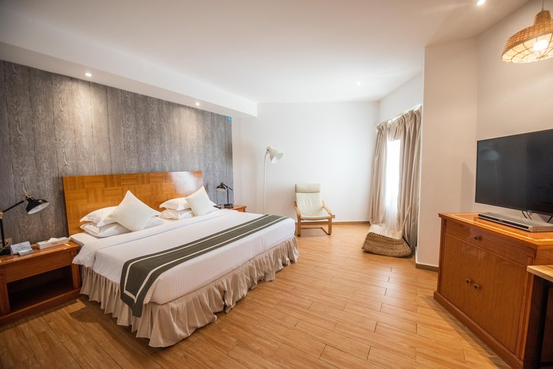BM Beach Hotel 7