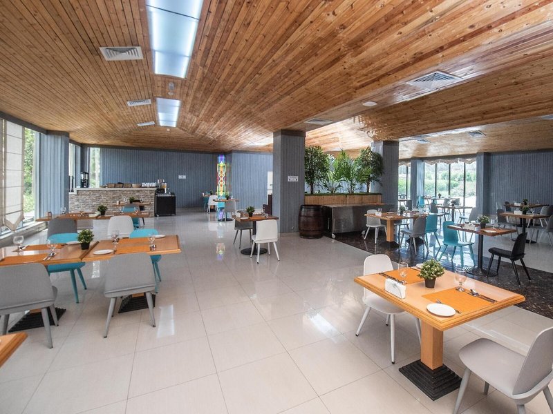 Bin Majid Beach Hotel 37