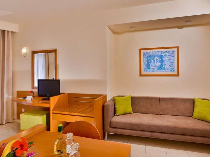 Cretan Dream Royal 47