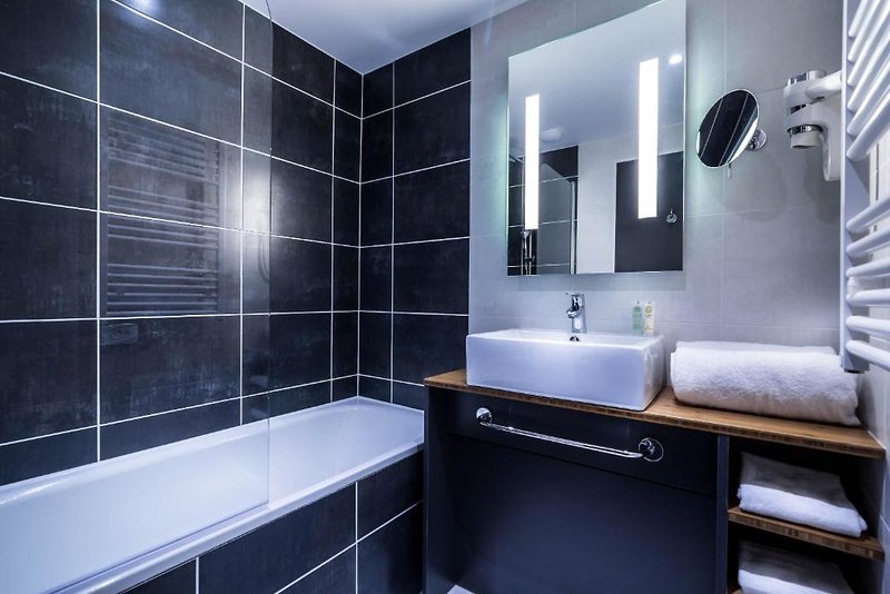 Best Western Plus Hotel Suitcase Paris - La Defense 3