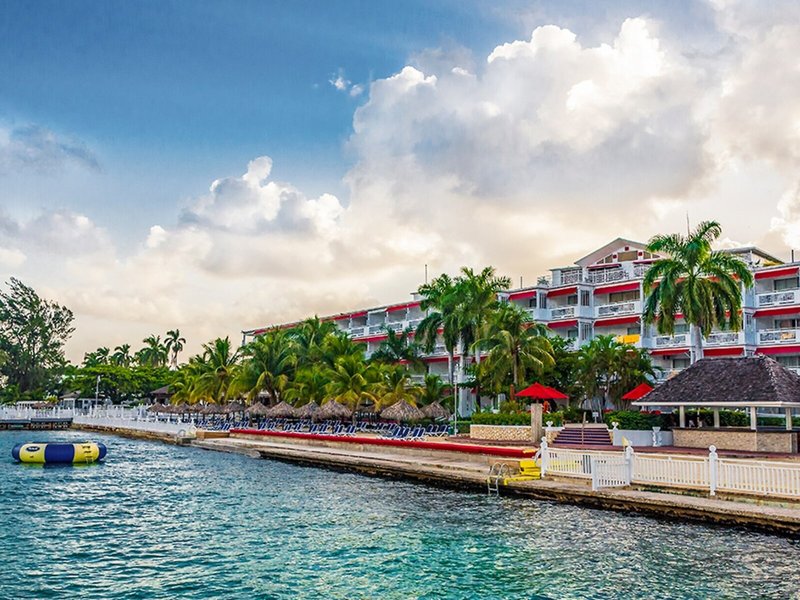 Grand Decameron Montego Beach, A Trademark All Inclusive 1