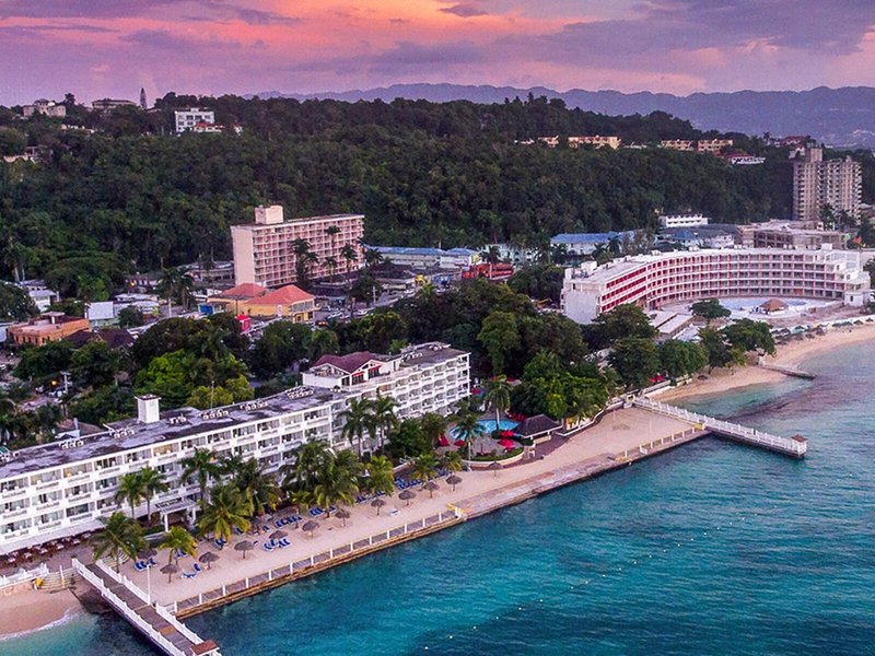 Grand Decameron Montego Beach, A Trademark All Inclusive 2