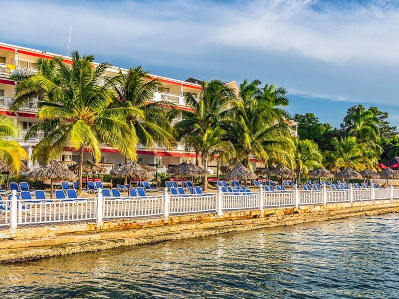 Grand Decameron Montego Beach, A Trademark All Inclusive 3