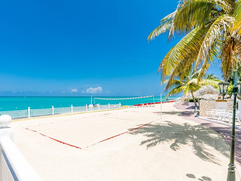 Grand Decameron Montego Beach, A Trademark All Inclusive 18