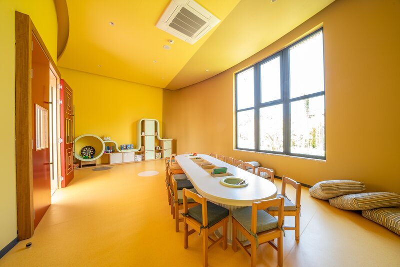 The Norm Collection Door'a 174