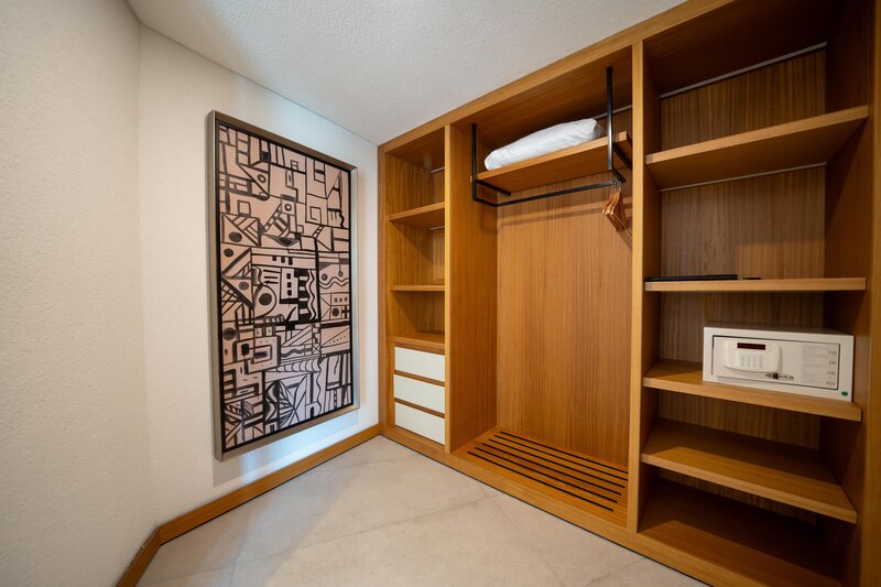 The Norm Collection Door'a 126