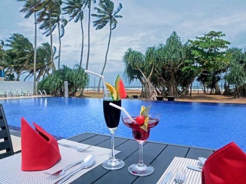 Rathna Beach Resort 8