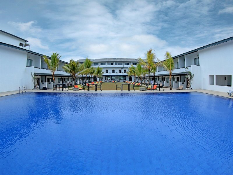 Rathna Beach Resort 10