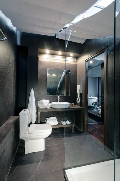 Diamond Suites 14