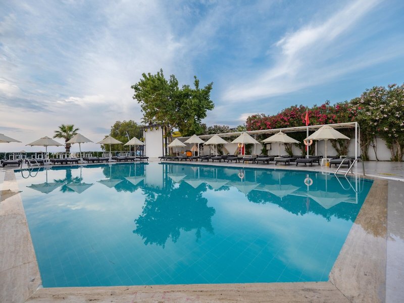 Petunya Beach Resort 8