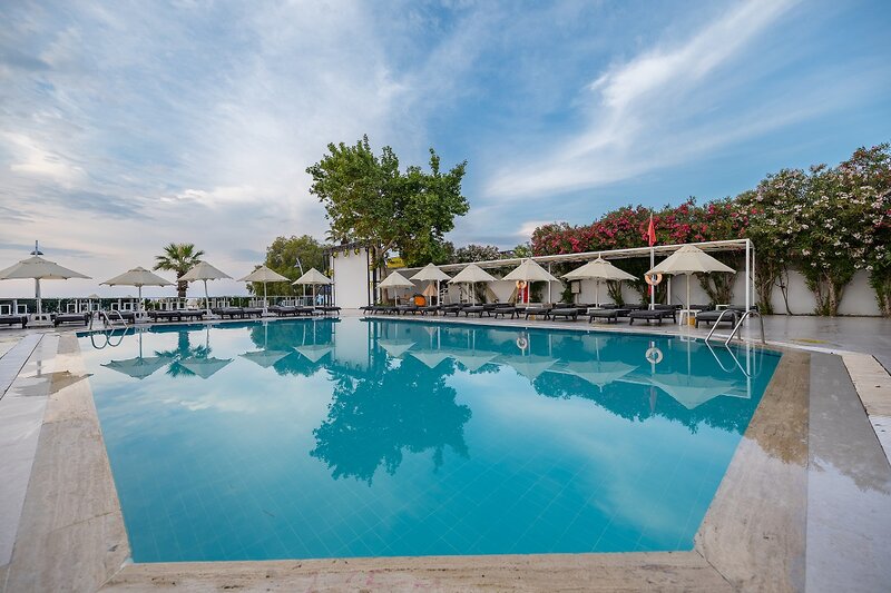 Petunya Beach Resort 4