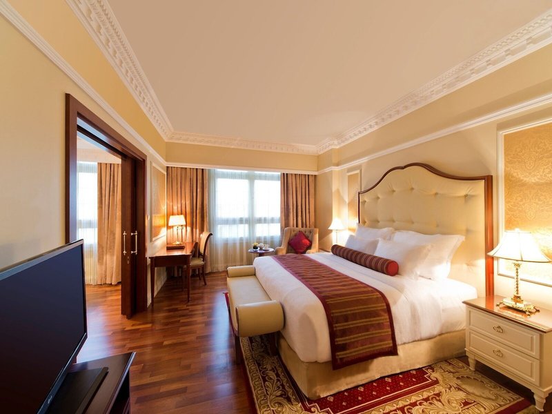 Warwick Doha 26