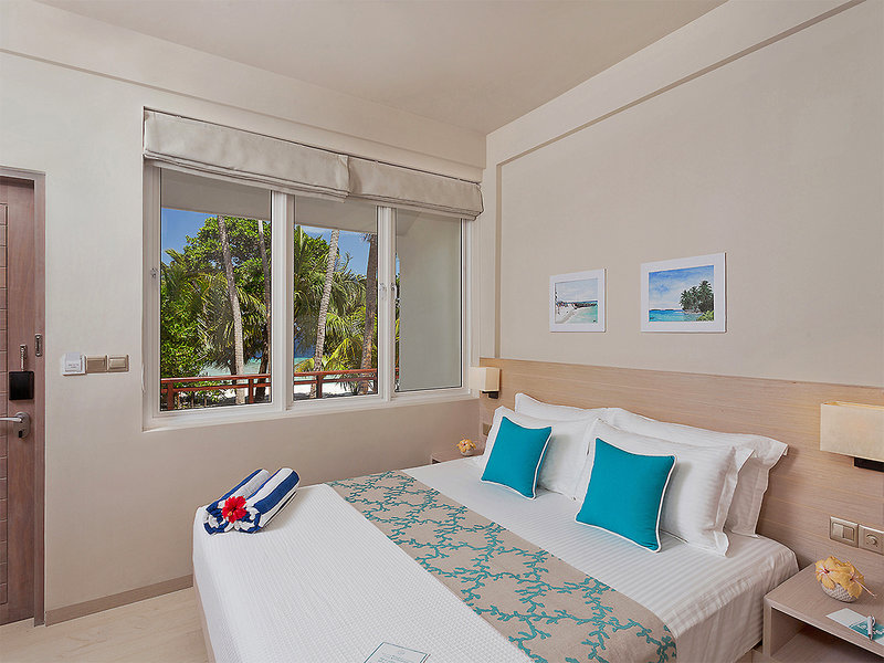 Malahini Kuda Bandos Resort 13