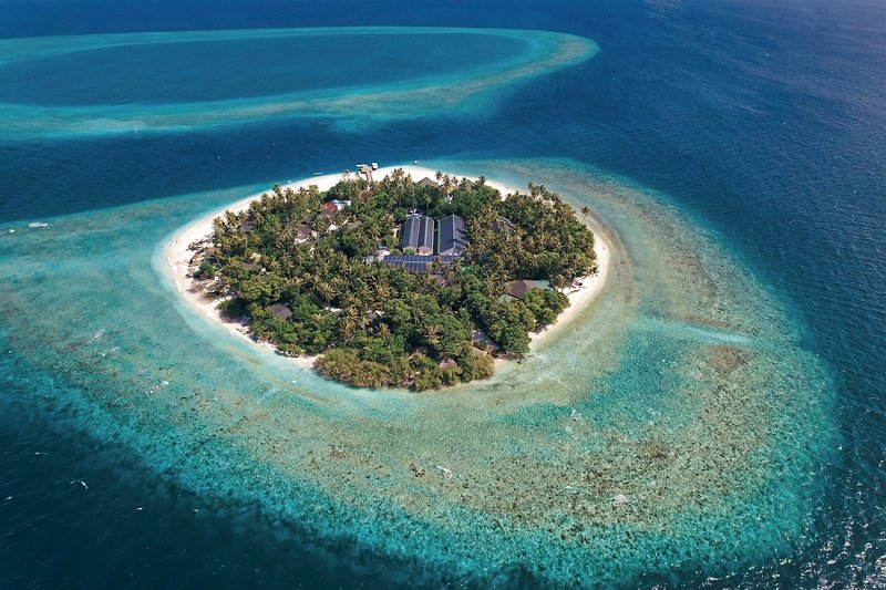 Malahini Kuda Bandos Resort 1
