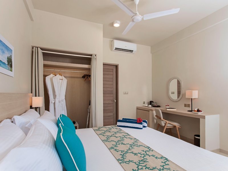 Malahini Kuda Bandos Resort 8