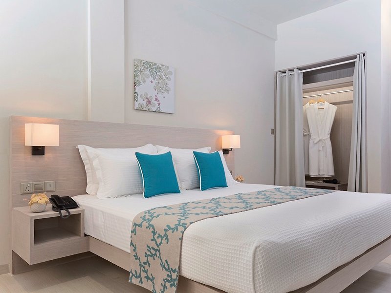 Malahini Kuda Bandos Resort 11