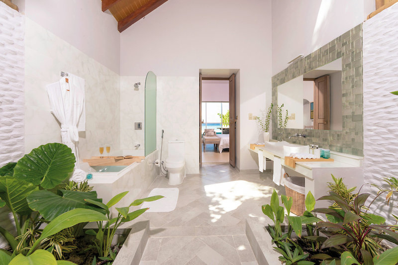 Malahini Kuda Bandos Resort 14