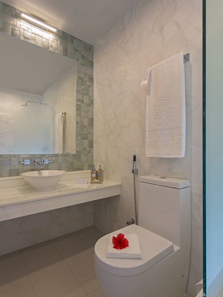 Malahini Kuda Bandos Resort 14 - Bathroom Example