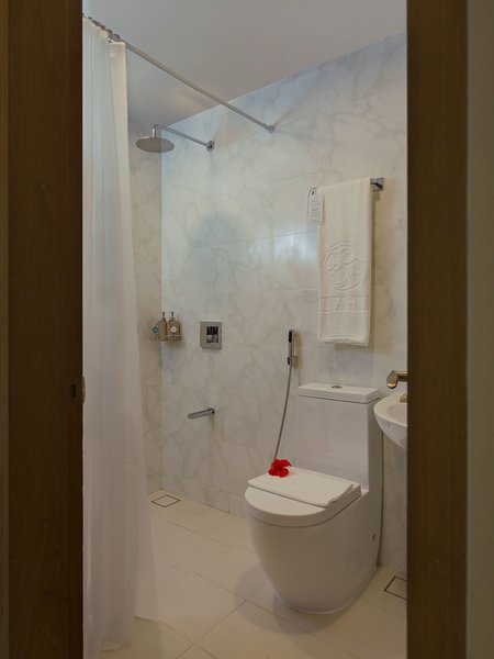 Malahini Kuda Bandos Resort 16 - Bathroom Example
