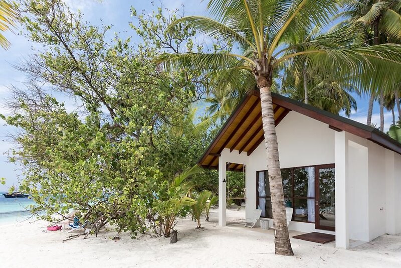 Malahini Kuda Bandos Resort 2