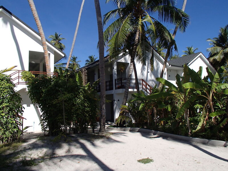 Malahini Kuda Bandos Resort 3