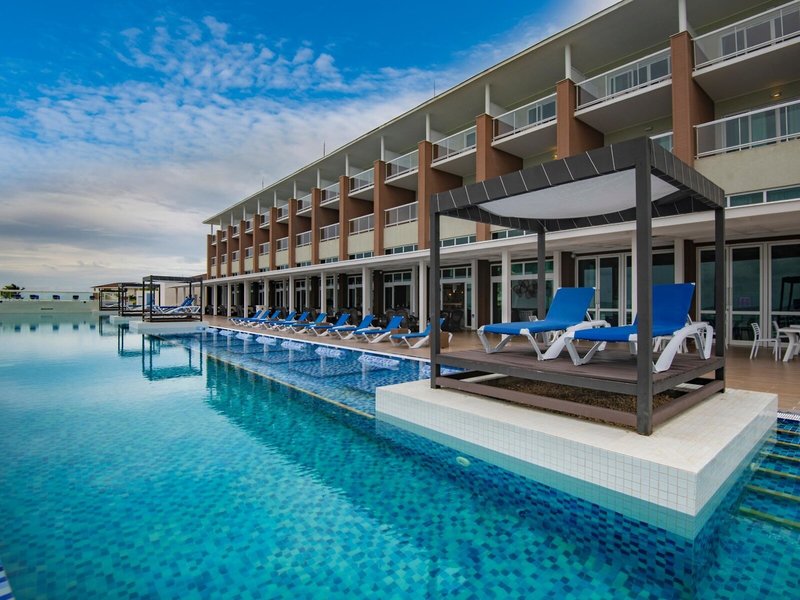 Ocean Vista Azul by H10 15