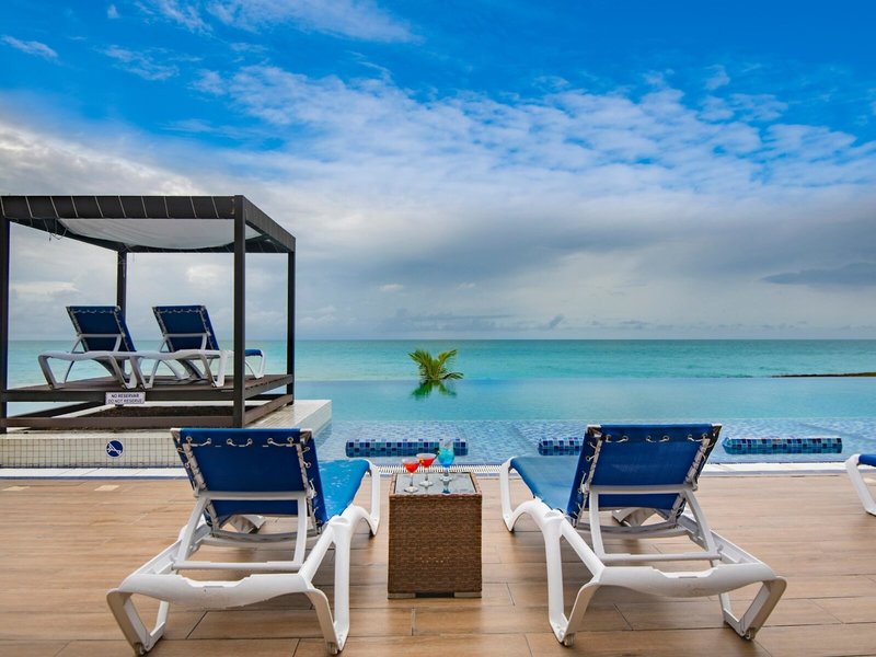 Ocean Vista Azul by H10 16