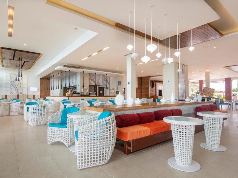 Ocean Vista Azul by H10 21