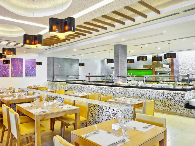 Ocean Vista Azul by H10 24