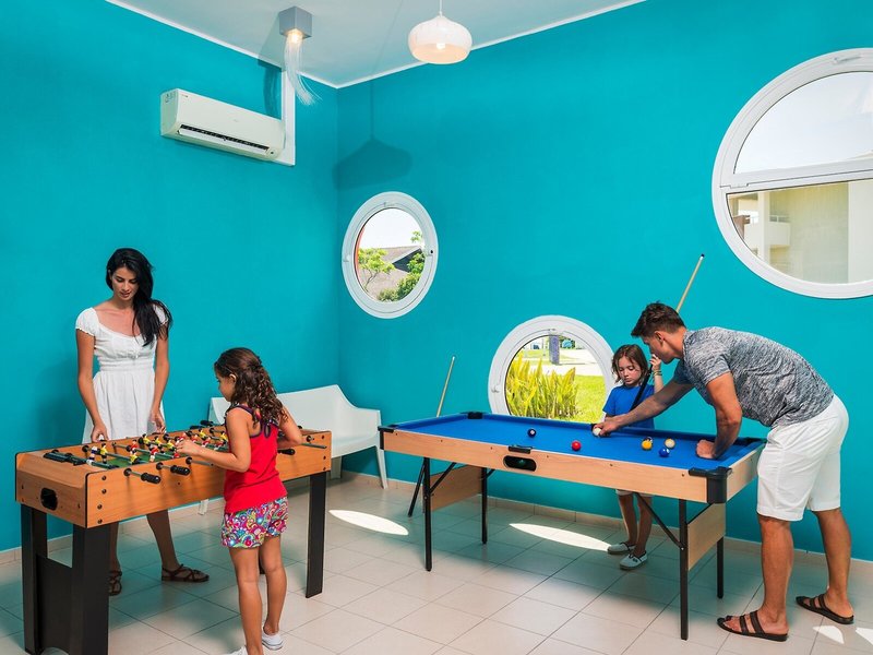 Ocean Vista Azul by H10 42